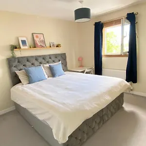 Cozy Bedroom In Shared With Free Parking Homestay Edinburgh